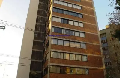 Apartamento 218m², 03 dormitórios (sendo 01 suíte), 03 banheiros e 01 vaga na garagem.  condomínio com portaria 24 horas e com um amplo jardim.