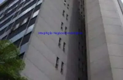 Conjunto Comercial 95m², 04 salas, 01 banheiro e 02 vagas na garagem.  Condomínio com recepção e segurança 24hrs.  Excelente localização