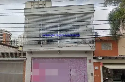 Sobrado comercial 270m², dois andares, 09 salas, 03 banheiros e 01 vaga de garagem.  excelente localização.
