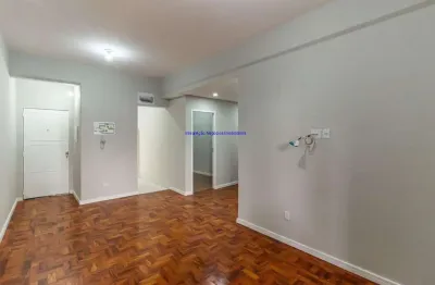 Condomínio com portaria, segurança.  excelente localização á 8 minutos andando para estação do metrô santa cecília; entre as ruas joão monteiro,