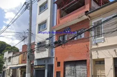 Prédio comercial 450m²; possui 3 andares com 03 apartamentos e 01 salão.  excelente localização entre as ruas bueno de andrade e tenente de azevedo.