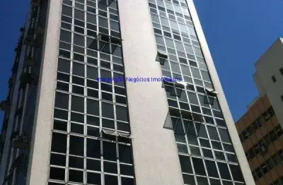 Conjunto comercial 91m²,01 copa, 01 banheiro e 01 vaga na garagem.  condomínio com recepção e segurança 24hrs.  excelente localização