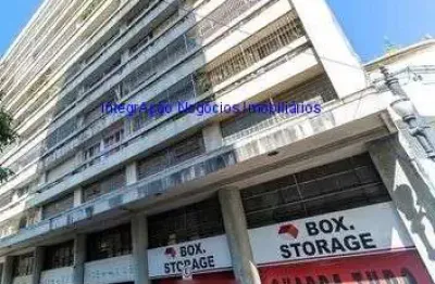 Apartamento studio 42m², 01 dormitório e 01 banheiro.  condomínio com portaria, segurança 24hrs.  excelente localização