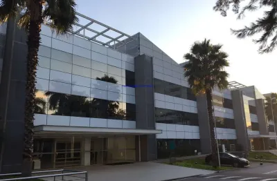 Conjunto comercial 4.459,00m² e 86 vaga na garagem.  condomínio com recepção e segurança 24hrs.  excelente localização