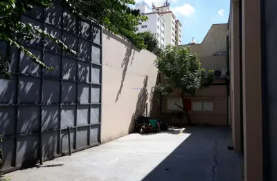 Galpão 805m².  excelente localização entre as ruas do lavapés, scuervo e dos tapes. próximo da estação do metrô são joaquim.