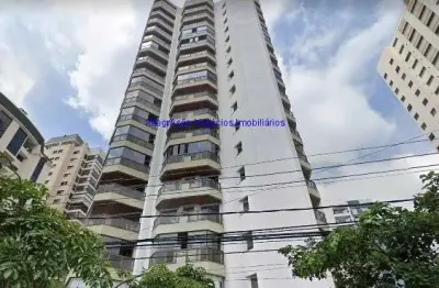Apartamento 242m², 03 dormitórios, 05 banheiros e 03 vagas na garagem.  condomínio com portaria, segurança 24hrs, piscina, churrasqueira, playground