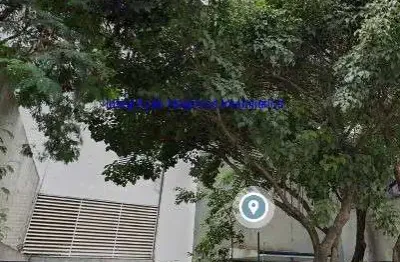 Prédio comercial  3.496,86m², 24 banheiros e 34 vagas na garagem; possui 07 pavimentos e 02 subsolos.