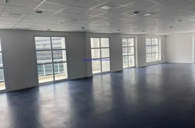 Conjunto comercial 260m², 03 banheiros e 06 vagas na garagem.  condomínio com recepção e segurança 24hrs.  excelente localização
