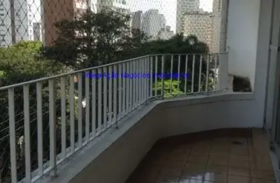 Apartamento 208m², 04 dormitórios (sendo suítes), 05 banheiros e 02 vagas na garagem.  condomínio com portaria, segurança 24hrs, churrasqueira