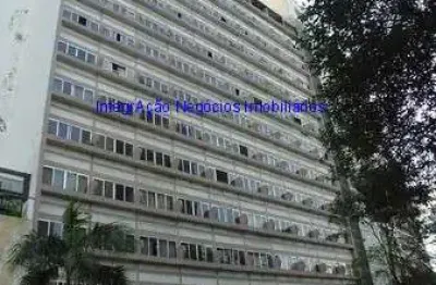 Apartamento studio 30m², 01 dormitório e 01 banheiro.  condomínio com portaria, segurança 24hrs..  excelente localização