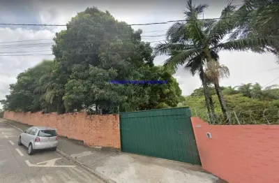 Terreno  13.786.00m².  excelente localização entre as ruas xavier de toledo e avenida josé joaquim  de lacerda.