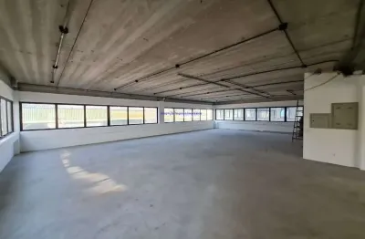 Conjunto comercial 356m², 06 banheiros e 08 vagas na garagem.  condomínio com recepção e segurança 24hrs.  excelente localização
