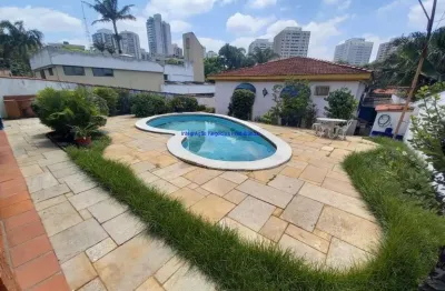 Sobrado 593m², 03 dormitórios,  05 banheiros e 02 vagas na garagem  excelente localização entre as avenidas bagiru, padre pereira de andrade