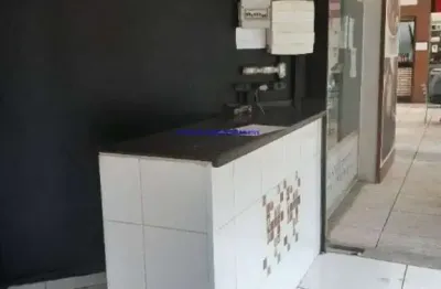 Loja 64m², 01 banheiro, 01 vaga na garagem.  condomínio com  segurança 24hrs.  excelente localização.