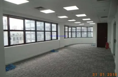 Conjunto comercial 377m²,  01 copa, 04 banheiros e 10 vagas na garagem.  condomínio com recepção e segurança 24hrs.  excelente localização.