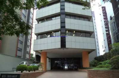 Conjunto comercial 319m², 04 banheiros e 05 vagas na garagem.  condomínio com recepção e segurança 24hrs. excelente localização.
