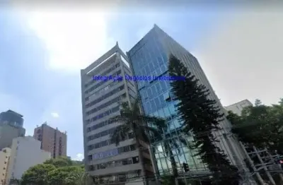 Condomínio com recepção e segurança 24hrs.  excelente localização entre as ruas jerônimo da veiga, amauri e campos bicudo.