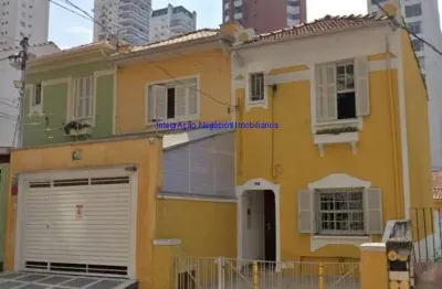 Sobrado 147m², 03 dormitórios,  02 banheiros e 01 vaga de garagem.  excelente localização á 10 minutos andando para a estação do metrô clínicas