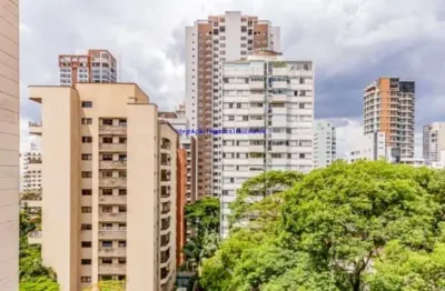 Apartamento 230m², 04 dormitórios (sendo suítes), 05 banheiros e 04 vagas na garagem.   condomínio portaria 24hrs, piscina, salão de festa.