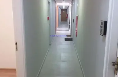 Conjunto comercial 29m², 01 sala, 01 banheiro e 01 vaga na garagem.    condomínio com recepção e segurança 24hrs.  excelente localização.