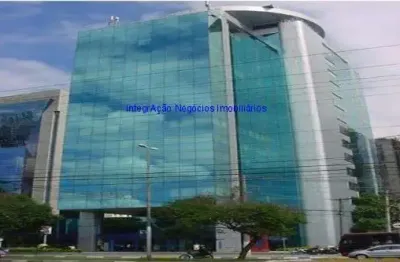 Conjunto comercial 293.30m², 02 banheiros e 07 vagas na garagem.   condomínio com recepção e segurança 24hrs.  excelente localização.