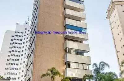 Condomínio com portaria 24hrs, piscina, salão de festa, playground e quadra poliesportiva.   Excelente localização entre as Ruas Sergipe, Ceará e Pará