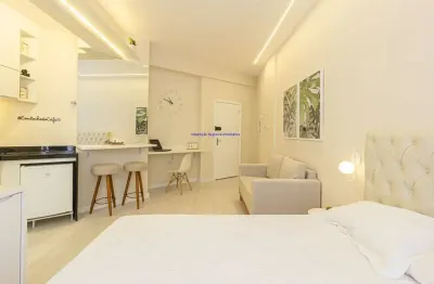 Apartamento studio mobiliado 24m², 01 dormitório e 01 banheiro    condomínio com portaria e segurança 24hrs.   excelente localização