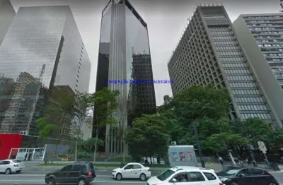 Conjunto comercial 245m², 03 banheiros e 05 vagas na garagem.   condomínio com recepção e segurança 24hrs.  excelente localização.