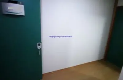 Conjunto comercial 36m², 01 sala, 02 banheiros e 01 vaga na garagem.    condomínio com recepção e segurança 24hrs.  excelente localização.