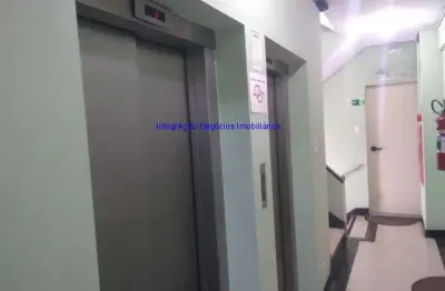 Conjunto comercial 80m², sala com divisórias, 02 banheiros, copa.   condomínio com recepção.    excelente localização entre as ruas benjamin constant.