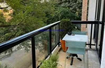 Apartamento mobiliado 156.82m², 01 dormitório (sendo suíte), 02 banheiros e 03 vagas na garagem.   condomínio com portaria 24hrs, piscina, academia.