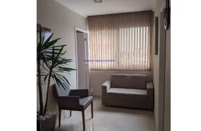 Conjunto comercial 87m², 02 salas, 02 banheiros e 02 vagas na garagem.   condomínio com recepção e segurança 24hrs.  excelente localização