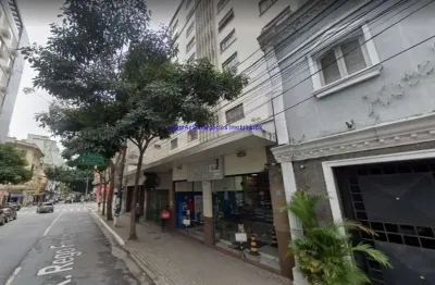 Apartamento 42m², 01 dormitório e 01 banheiro.   condomínio com portaria.  excelente localização á 5 minutos andando para a estação do metrô república