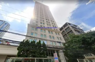 Conjunto comercial 305m², 04 banheiros e 09 vagas na garagem.  condomínio com recepção e segurança 24hrs.  excelente localização.