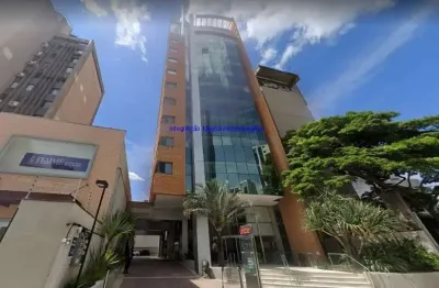 Conjunto comercial 400m², 04 banheiros e 14 vagas na garagem.  condomínio recepção e segurança 24hrs.  excelente localização.