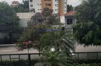 Apartamento 160m², 03 dormitórios (sendo suítes), 04 banheiros e 03 vagas na garagem.    condomínio com portaria 24hrs, piscina, salão de festa.