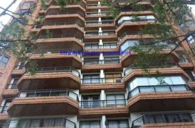 Apartamento 168m², 04 dormitórios (sendo 02 suítes), 04 banheiros e 03 vagas na garagem.    condomínio com portaria, segurança 24hrs, piscina.