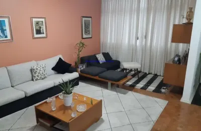 Apartamento 160m², 03 dormitórios (sendo 01 suíte), 02 banheiros e 02 vagas na garagem.    condomínio com portaria 24hrs.  excelente localização