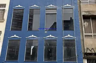 Prédio comercial 371m², 04 salas e 05 banheiros.   excelente localização á 5 minutos andando para a estação do metrô república;