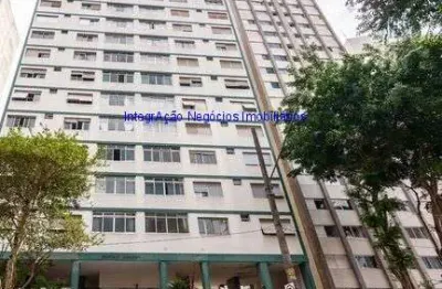 Condomínio com portaria 24hrs, salão de festa, quadra poliesportiva, academia e churrasqueira.    excelente localização