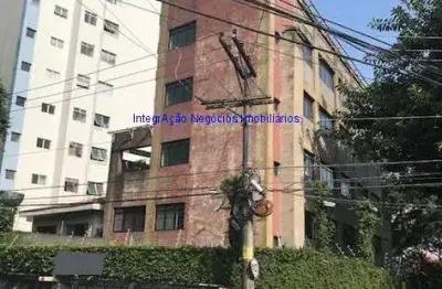 Prédio comercial 1.083m², 05 banheiros e 09 vagas na garagem.    excelente localização á 7 minutos andando para a estação do metrô praça da árvore;