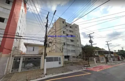 Sobrado residencial 250m², 04 dormitórios (sendo 01 suíte), 02 banheiros e 02 vagas na garagem.    excelente localização entre as alamedas dos araés.