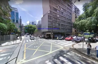 Conjuntpo comercial 100m², 06 salas, 02 banheiros e  cozinha.  condomínio com recepção e segurança 24hrs.  excelente localização.
