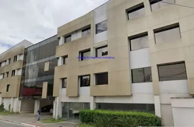Prédio comercial 1.719m², recepção, 08 banheiros e 16 vagas na garagem  excelente localização á 7 minutos andando para a estação do metrô joão dias;
