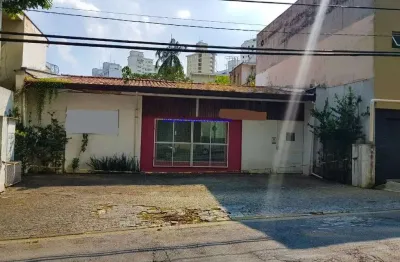 Casa comercial 260m², recepção, 03 salas, 02 banheiros e 03 vagas na garagem.    excelente localização entre as ruas doutor tomás carvalhal, achilles