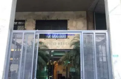 Conjunto comercial 110m², recepção, 05 salas, 01 banheiro e 01 copa.  condomínio com recepção e segurança 24hrs.  excelente localização