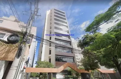 Conjunto comercial 140m², 02 banheiros e 04 vagas na garagem.   condomínio com recepção e segurança 24hrs.  excelente localização