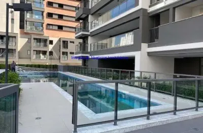 Apartamento 163m², 03 dormitórios (sendo suítes), 05 banheiros e 02 vagas na garagem.   condomínio com portaria, segurança 24hrs, piscina.
