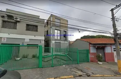 Prédio comercial 1.200m², 05 banheiros e 02 vagas na garagem.    excelente localização entre as ruas bicudo cortêz, bica de pedra e félix della rosa.