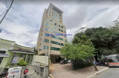 Conjunto comercial mobiliado 61m², 02 banheiros e 01 vaga na garagem.  condomínio com recepção e segurança 24hrs.  excelente localização